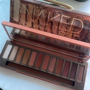 Urban Decay Naked Heat Eyeshadow Palette Authentic Almost New in Box